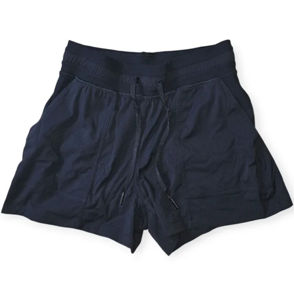 ☆Lululemon Athletica Black Shorts☆ - Picture 1 of 2